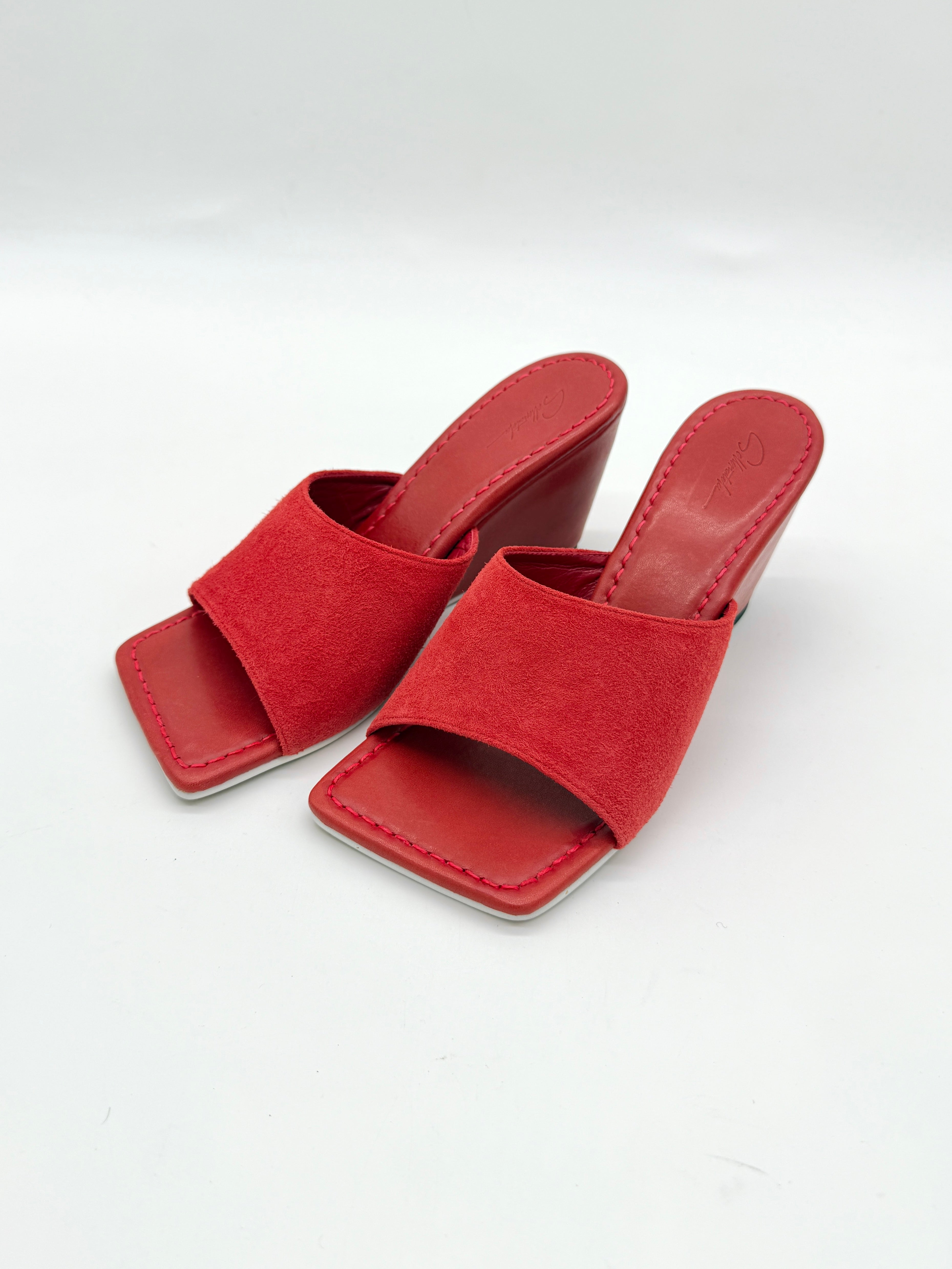 CLARA【RED】- 36.5 AS IS