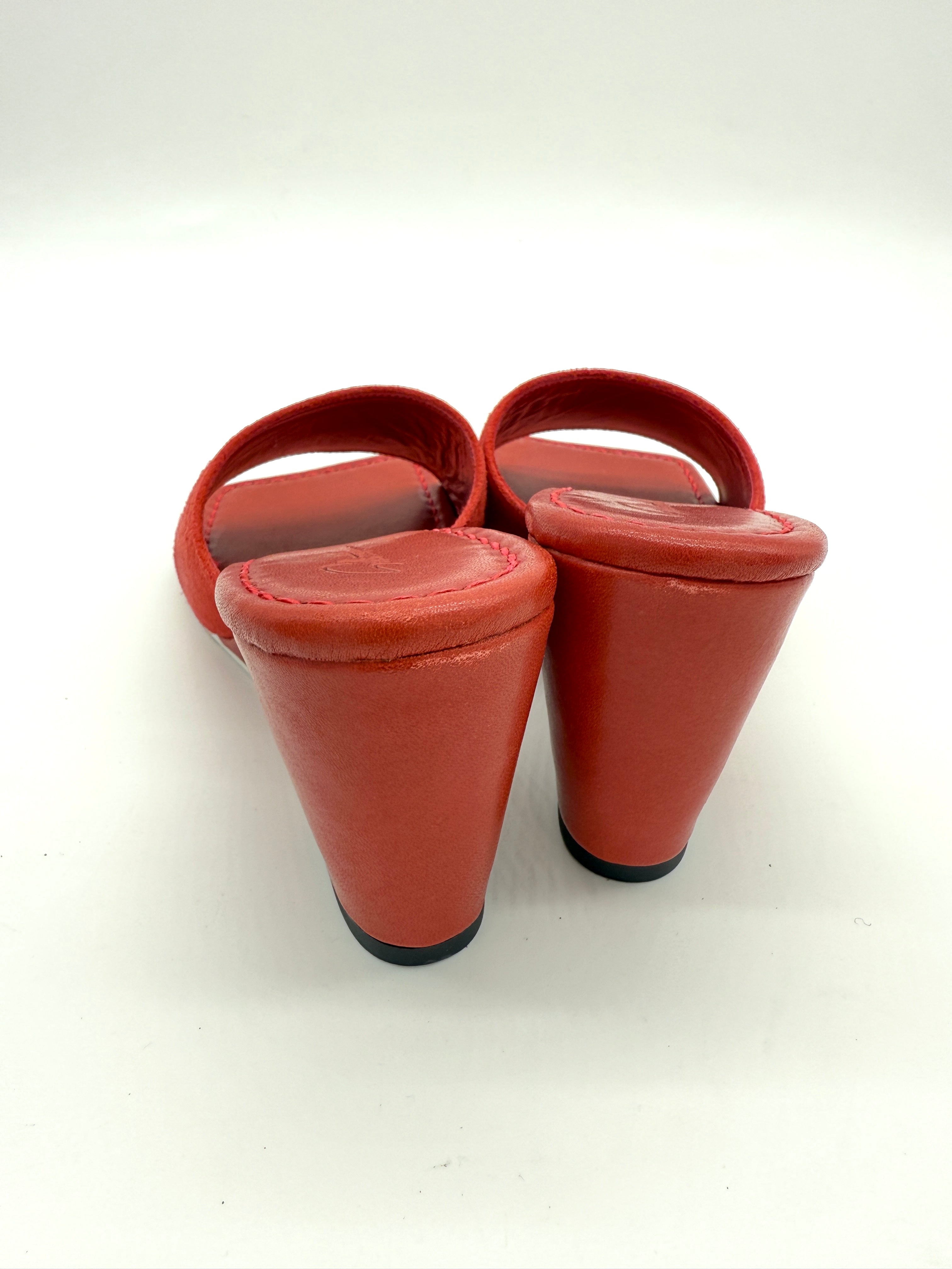 CLARA【RED】- 36.5 AS IS