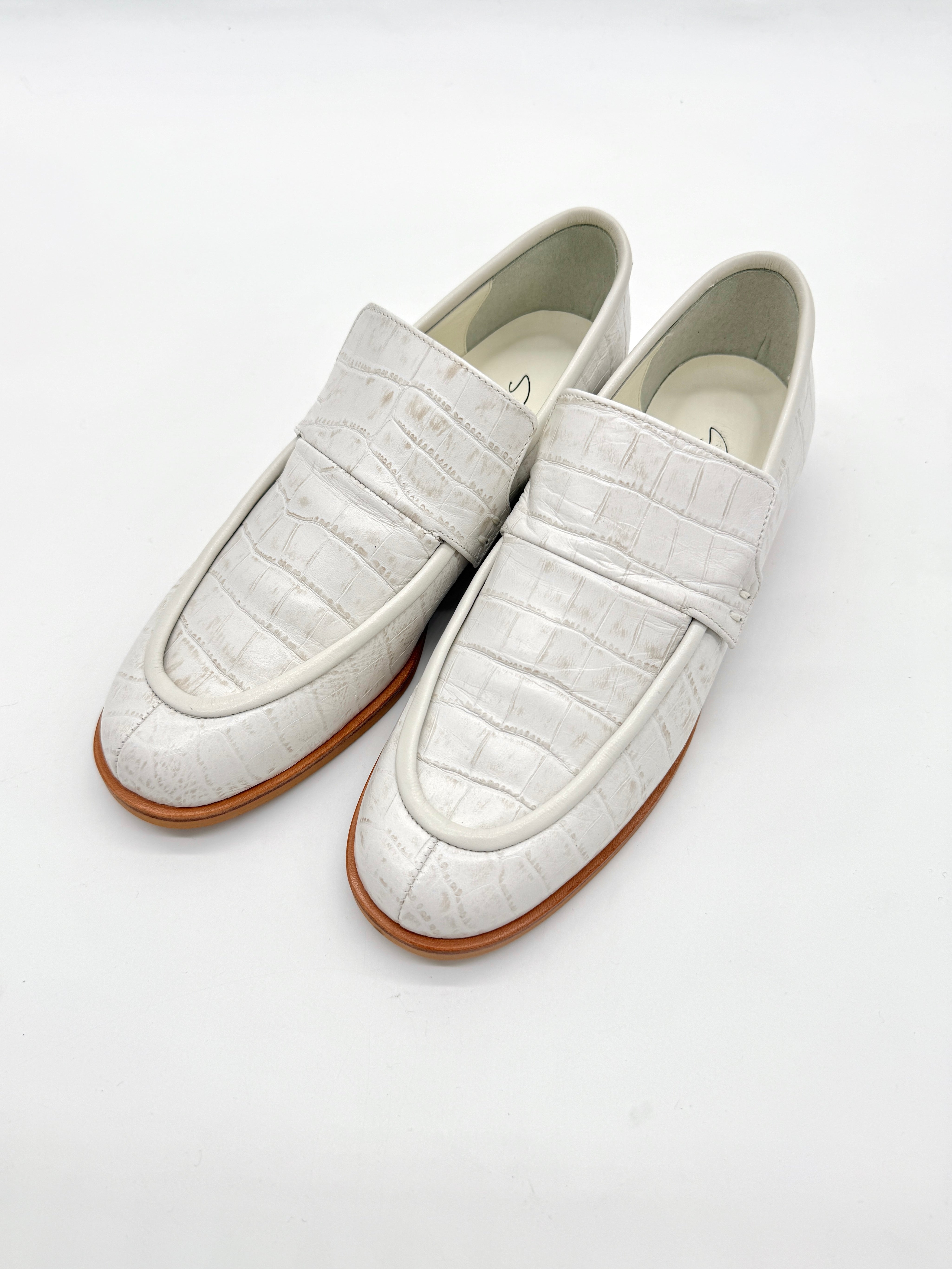 ABIGAIL【WHITE CROC】- 35.5 AS IS