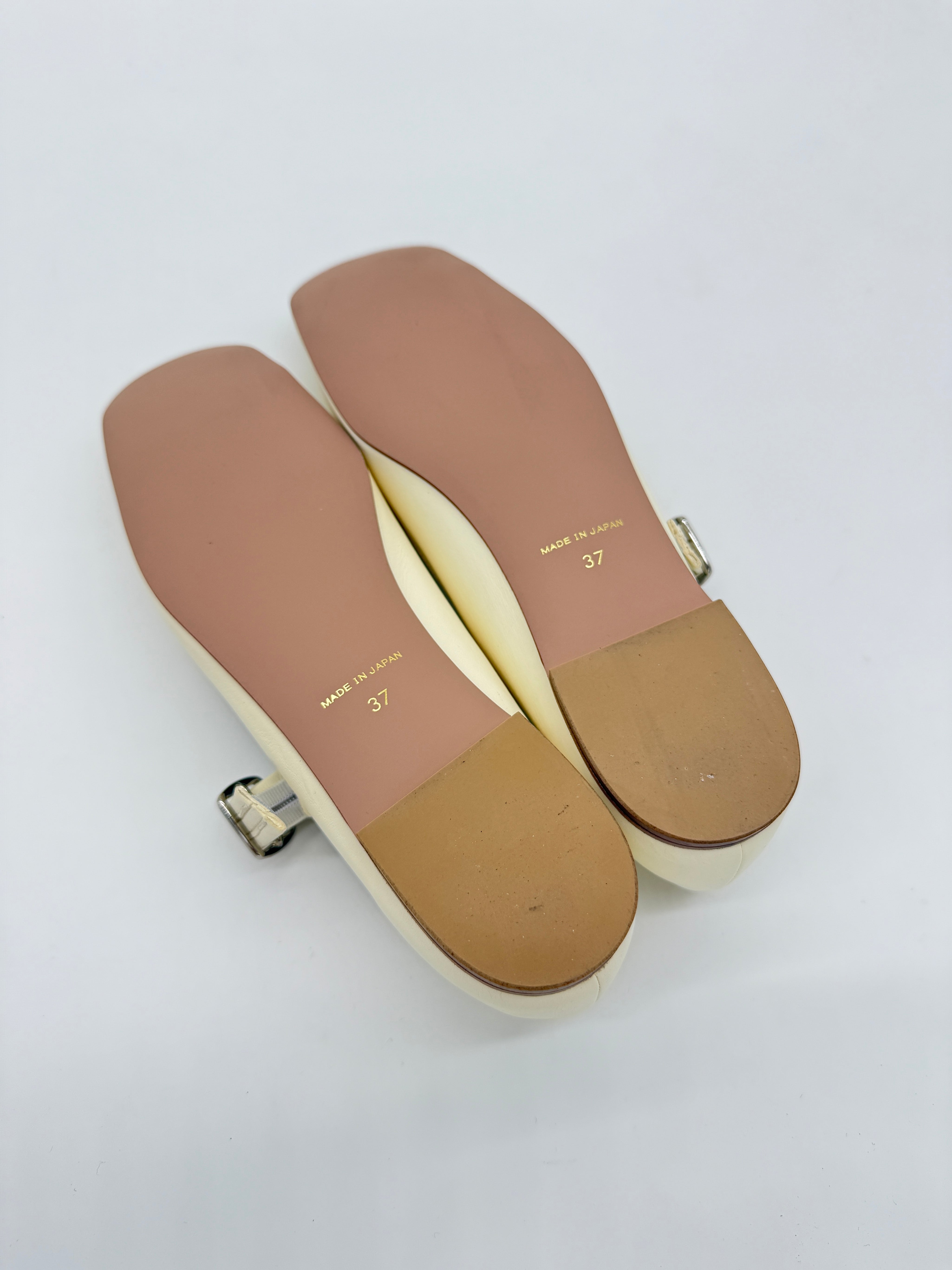 MARY J.【IVORY】- 37 AS-IS