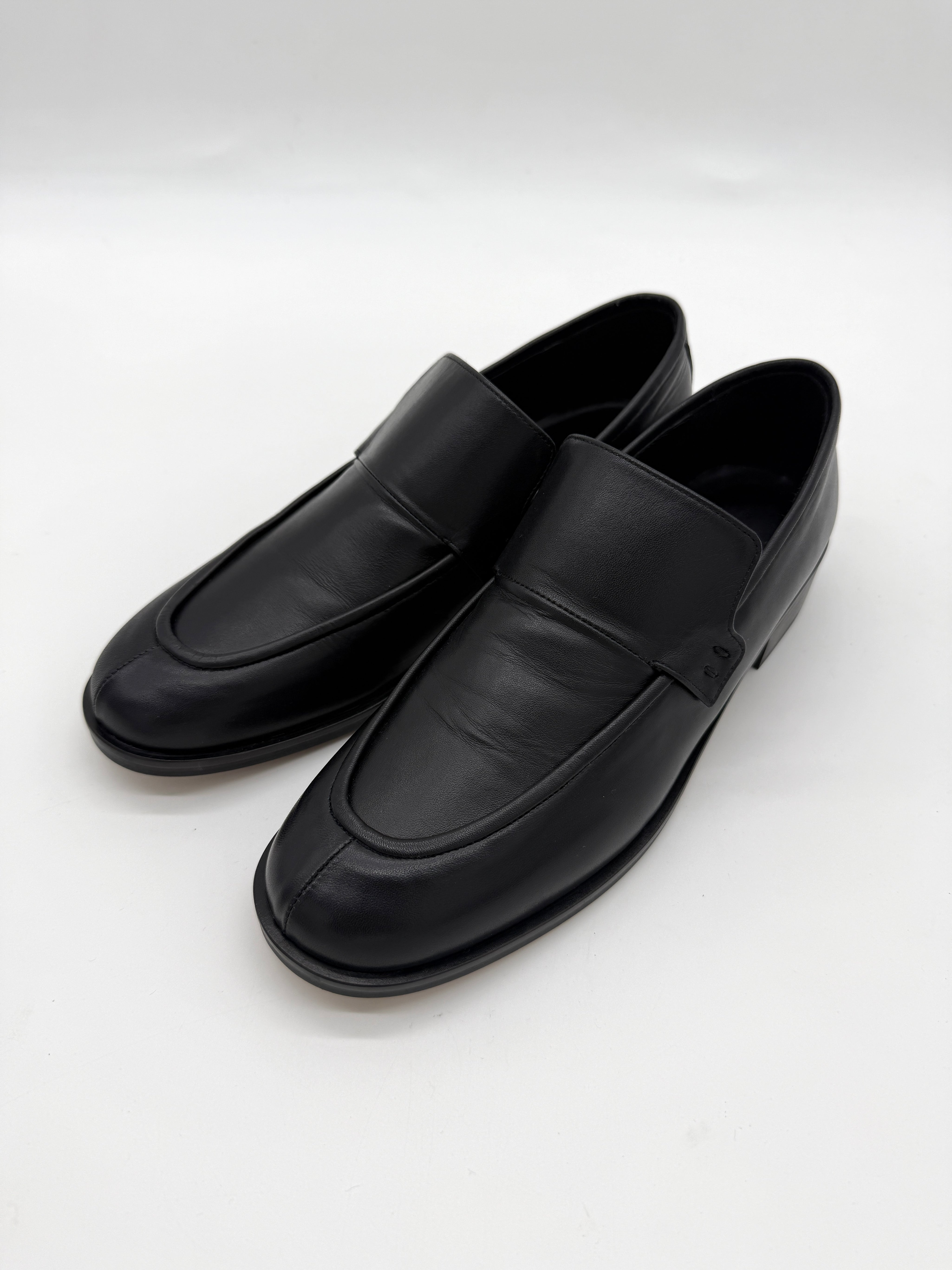 ABIGAIL【BLACK RAIN】- 37 AS-IS