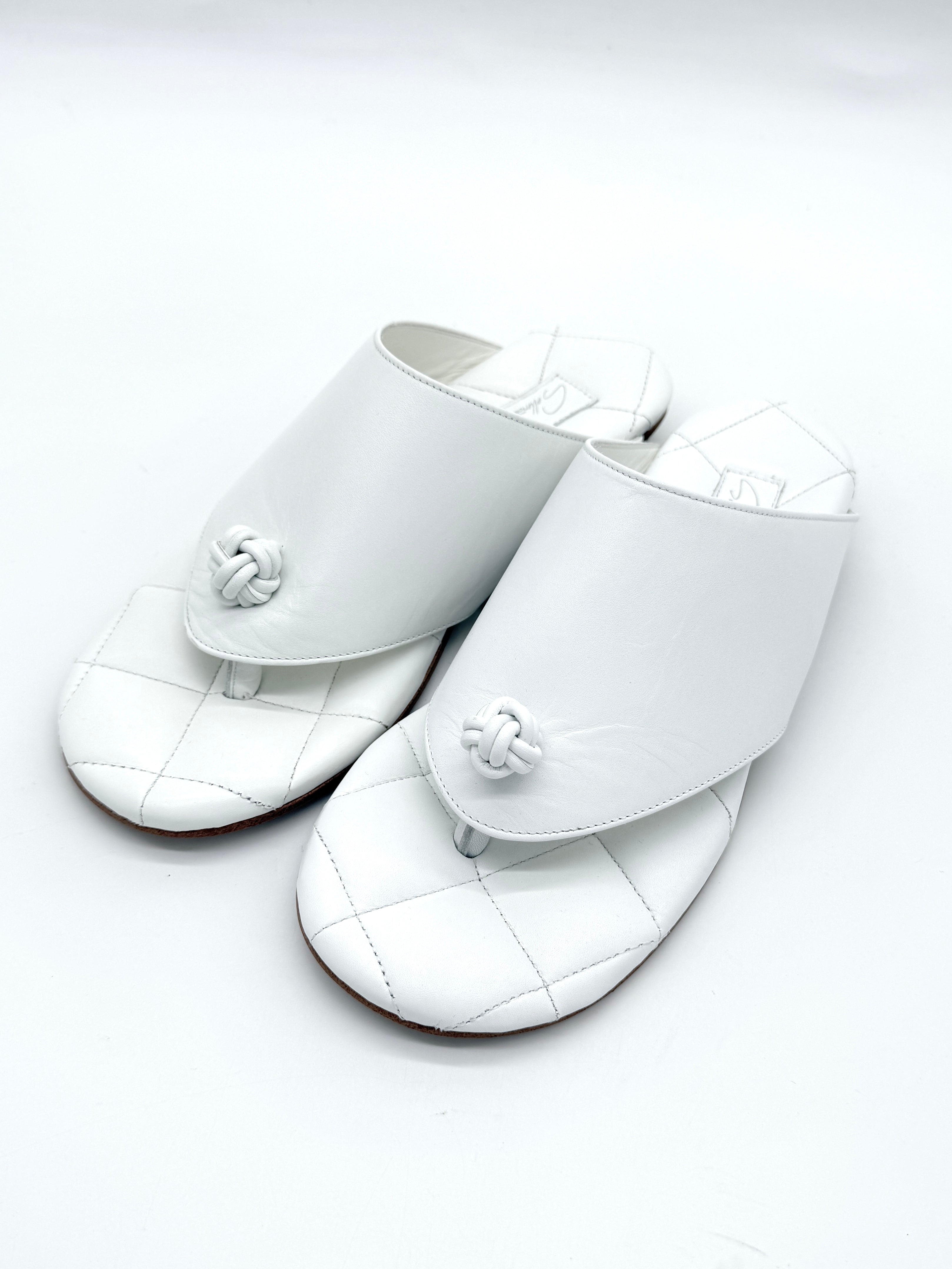 PHOEBE【WHITE】- 38 AS IS