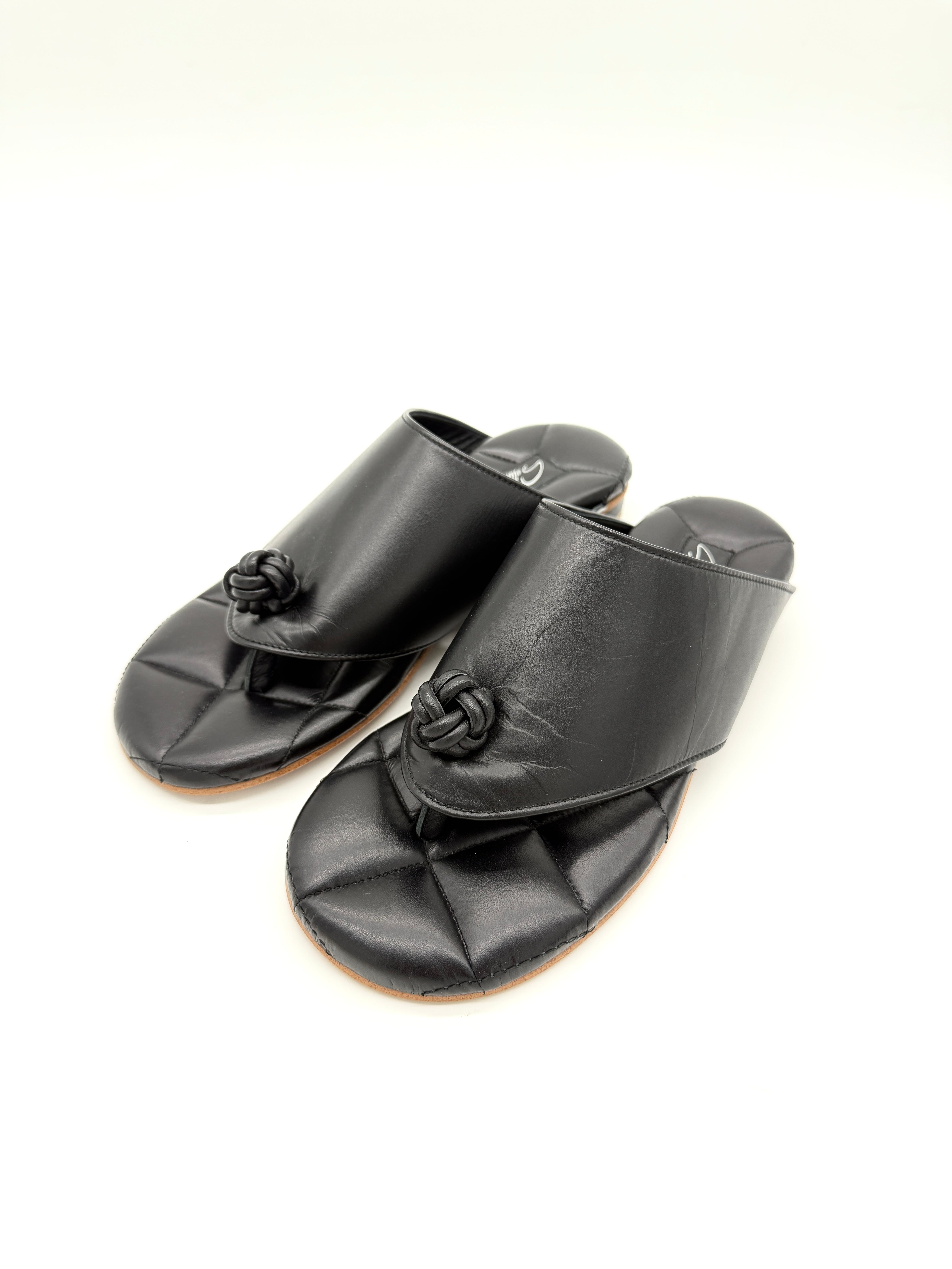 PHOEBE【BLACK】- 35.5 AS IS