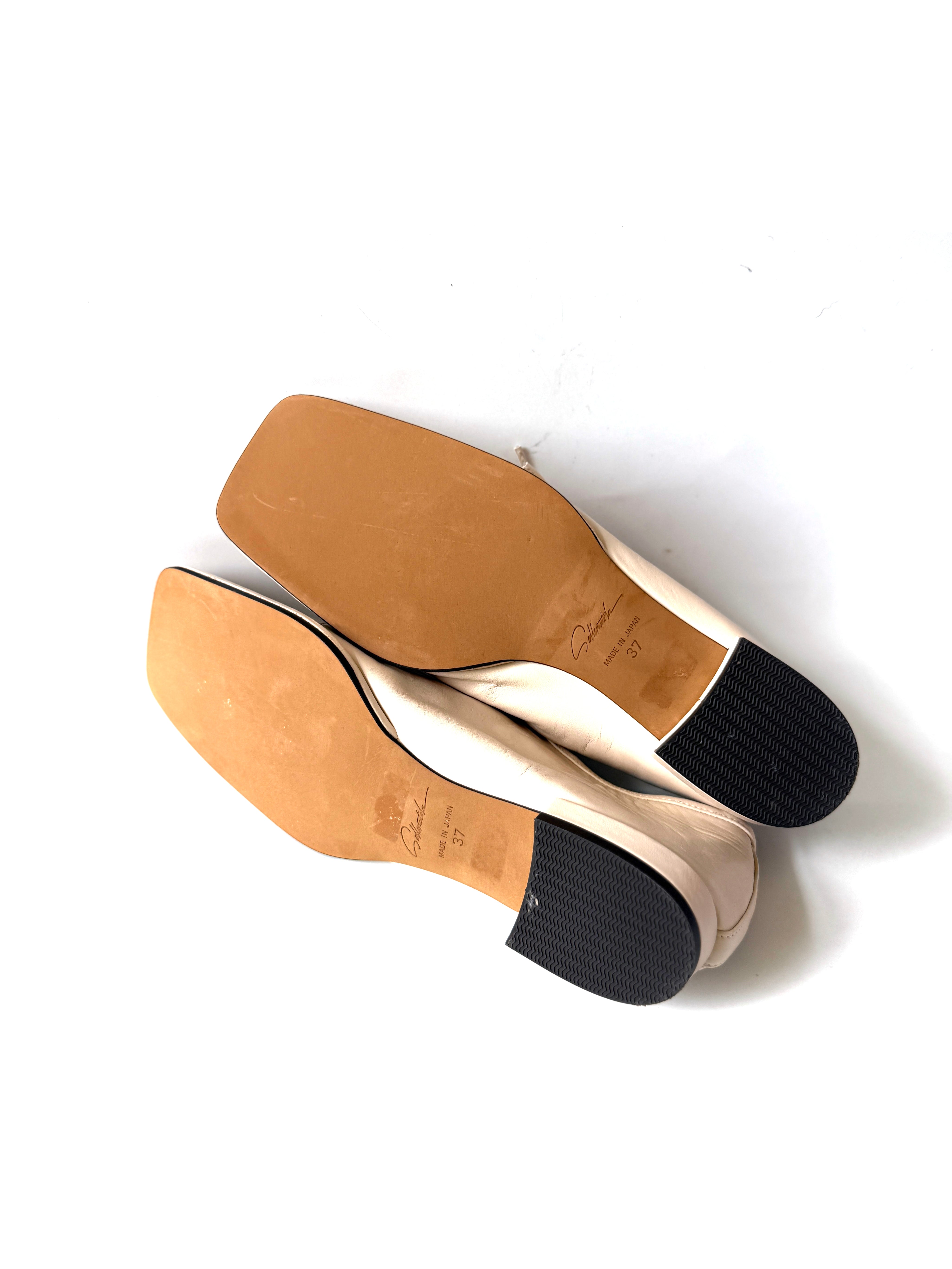SAMPLE 12 - size 37