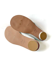 SAMPLE 25 - size 38