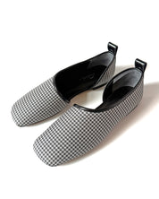 SAMPLE 35 - size 35.5