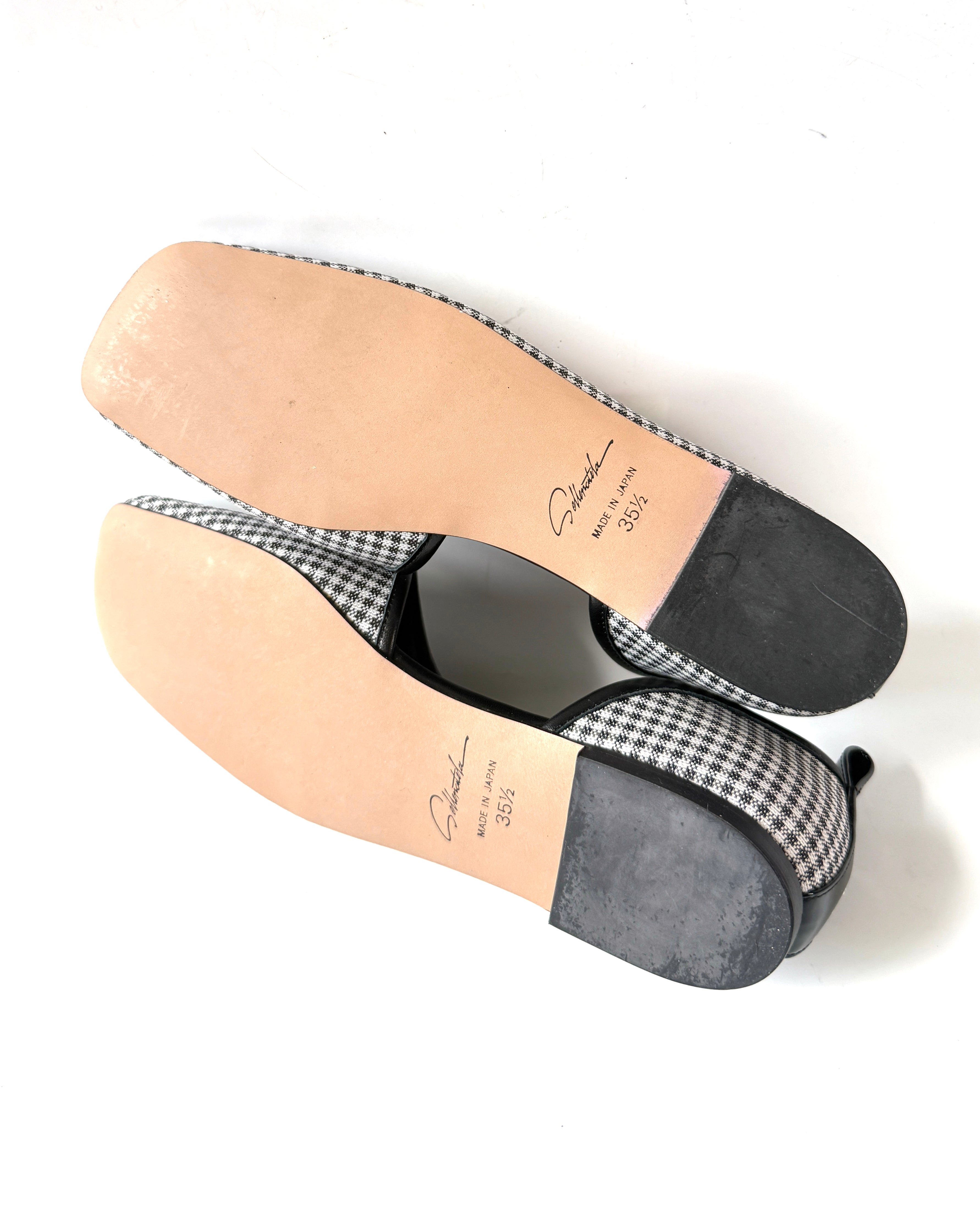 SAMPLE 35 - size 35.5