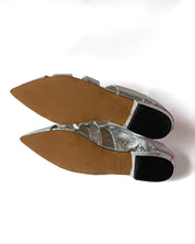 SAMPLE 42 - size 37.5